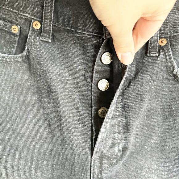 GAP Cheeky High Rise Midi Short Frayed Hem Button Fly Washed Black Size 27/4 R - Picture 5 of 10